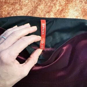 Spanx Like New Burgundy Velvet Leggings Size Small
